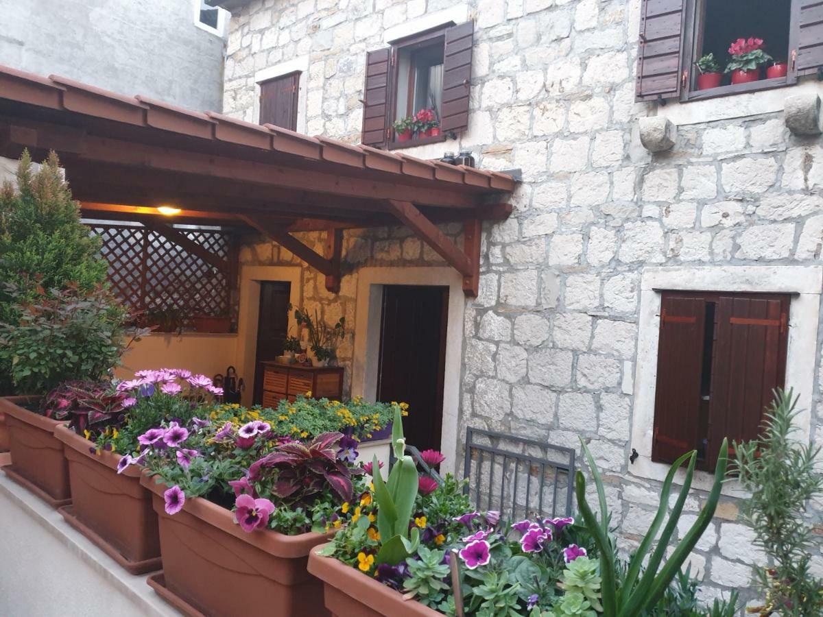 Apartments And Rooms Villa Lina Split Exteriér fotografie