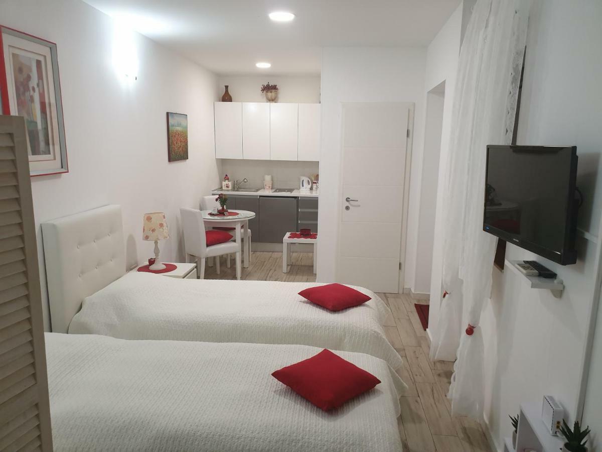Apartments And Rooms Villa Lina Split Exteriér fotografie